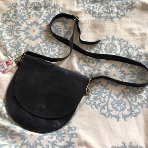 Sseko half moon crossbody, oiled black